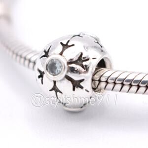 Authentic PANDORA Snowflake Charm - 790367CZA
